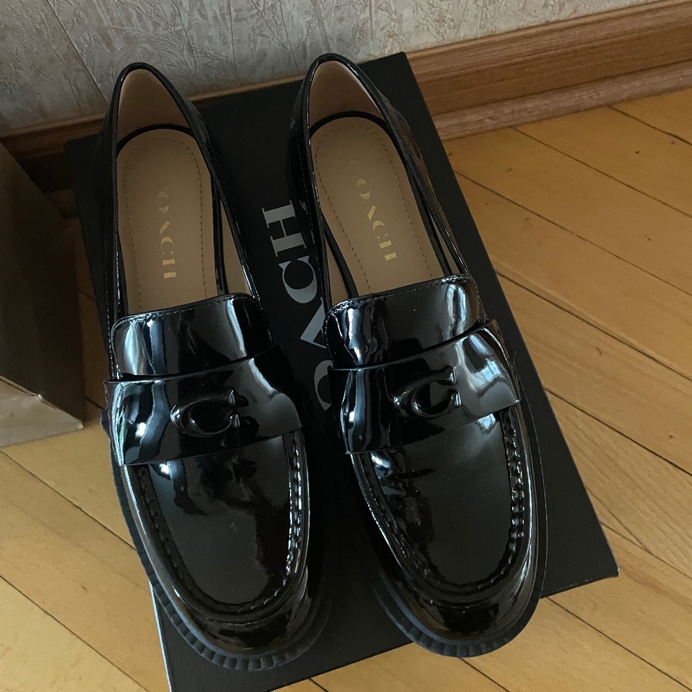 BRAND NEW COACH Leah Patent Leather Lug Sole Block Heel Loafers Sz 7.5